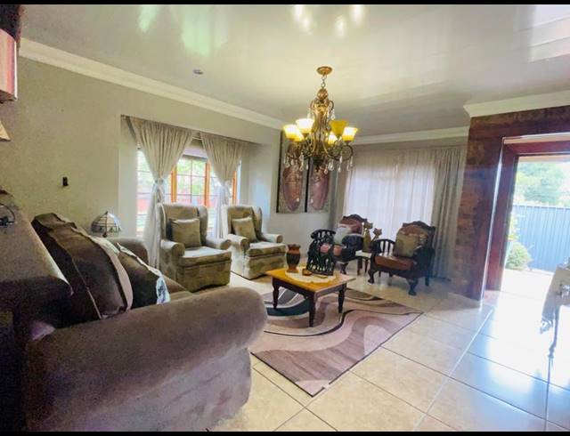 5 BEDROOM HOUSE FOR SALE IN SELCOURT